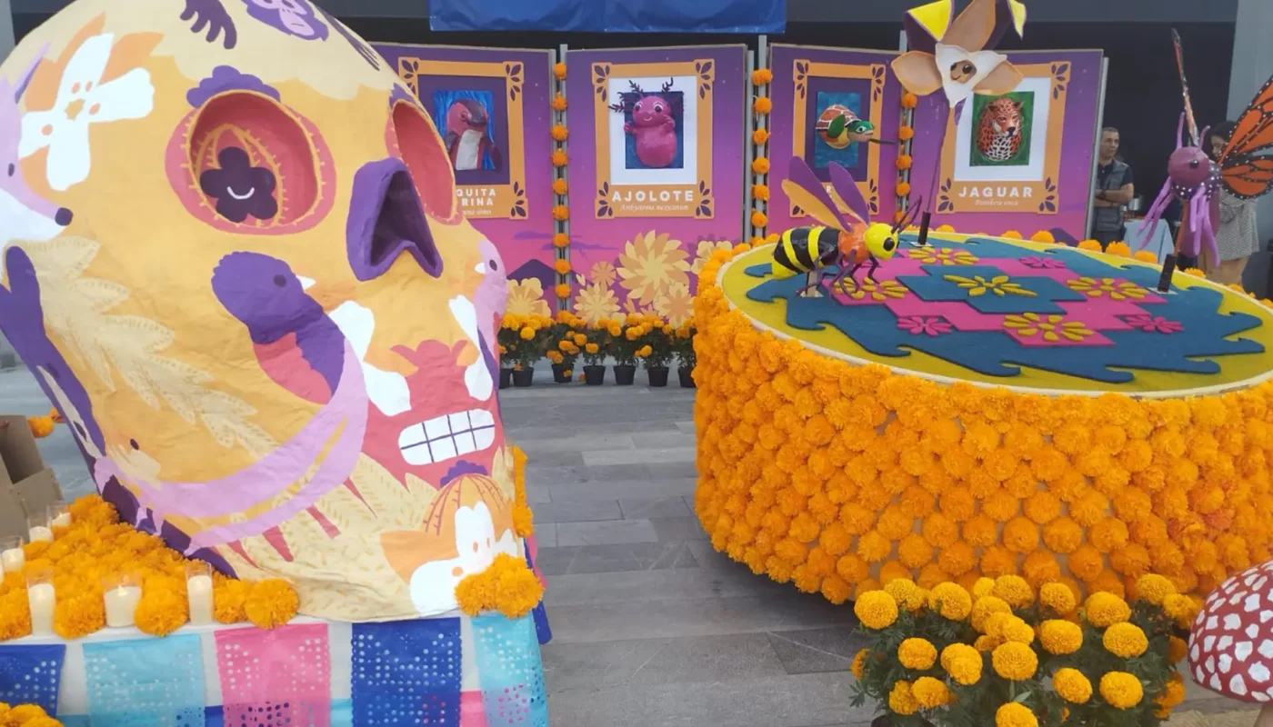 Ofrenda futurista en Papalote Museo del Niño