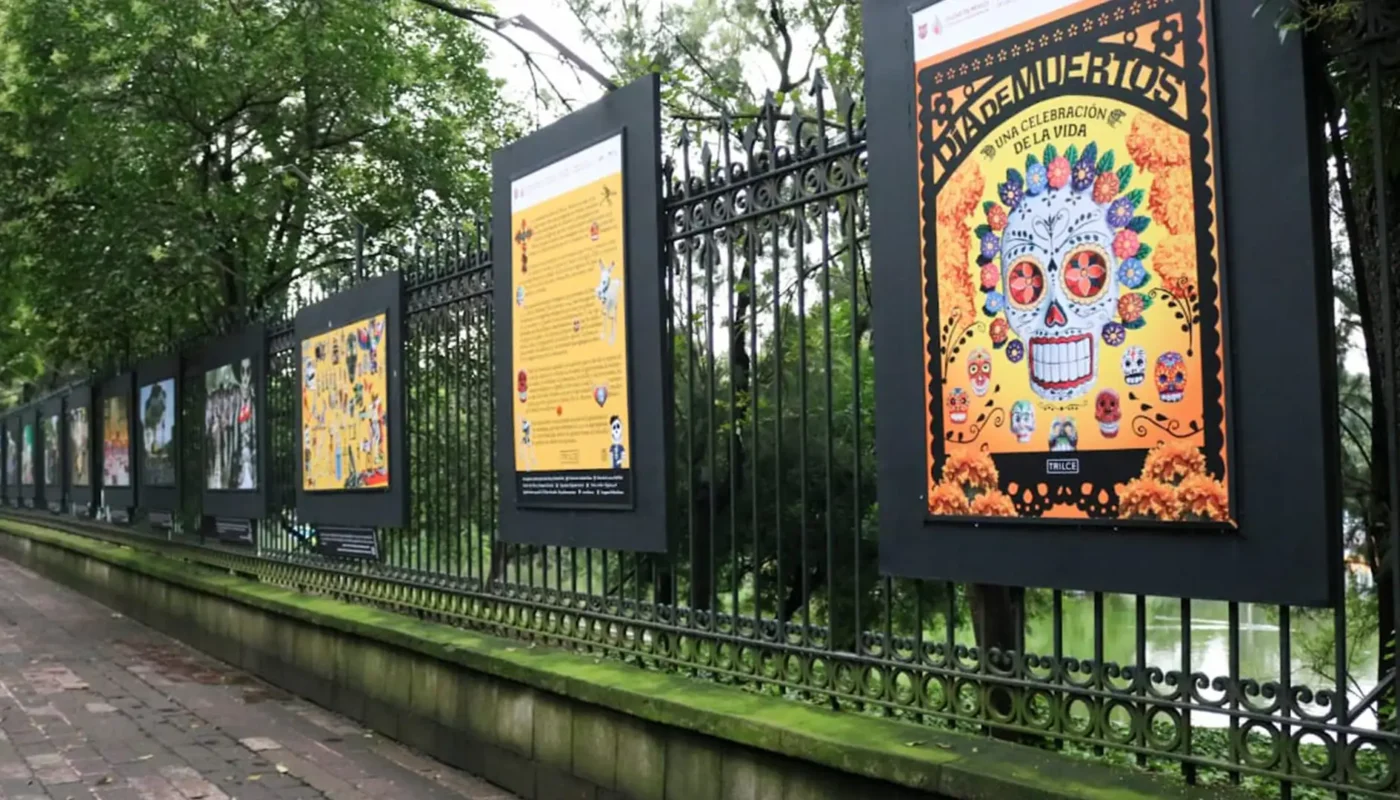 56 fotografías muestran la riqueza, diversidad y evolución del Día de Muertos en México; exposición gratuita hasta 15 de noviembre.