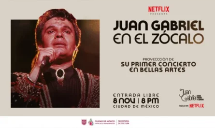 Canta con Juan Gabriel en el Zócalo
